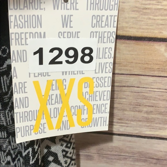 ⭐️Classic T ⭐️ - Picture 2 of 3